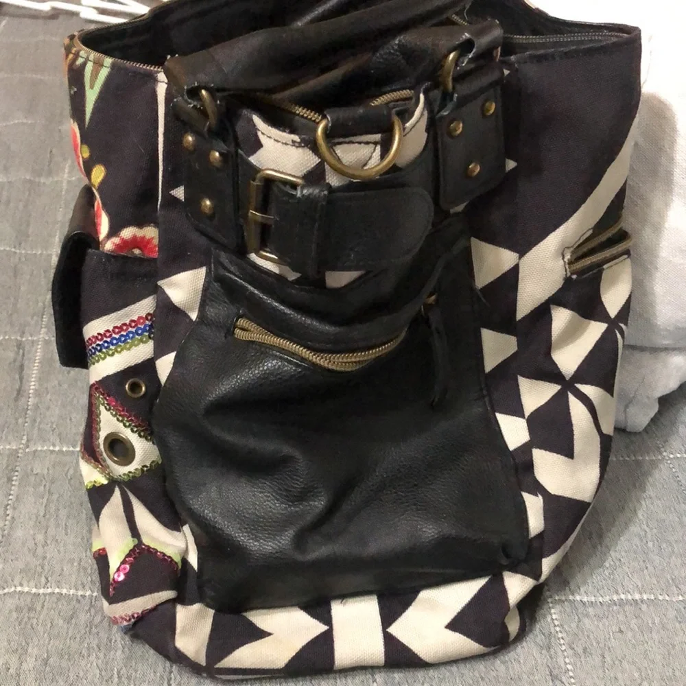 ✨Desigual purse from Spain - Picture 2 of 9